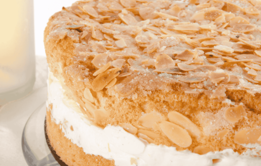 German Bienenstich (Bee Sting Cake)
