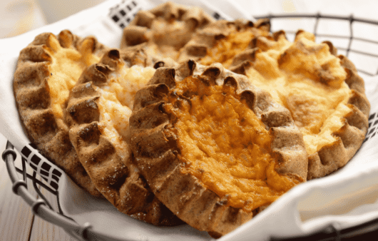 Karjalanpiirakka (Karelian Pasties)