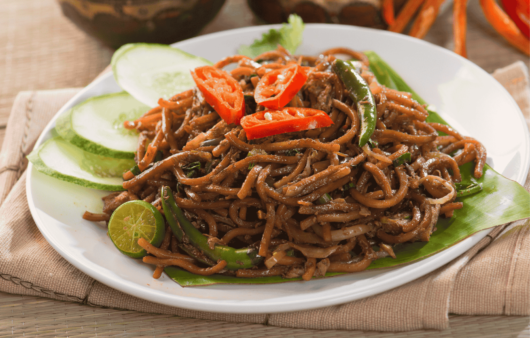 Mee Goreng Mamak (Mamak Style Fried Noodles)
