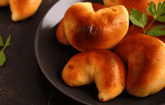 Speķa pīrāgi (Bacon Buns)